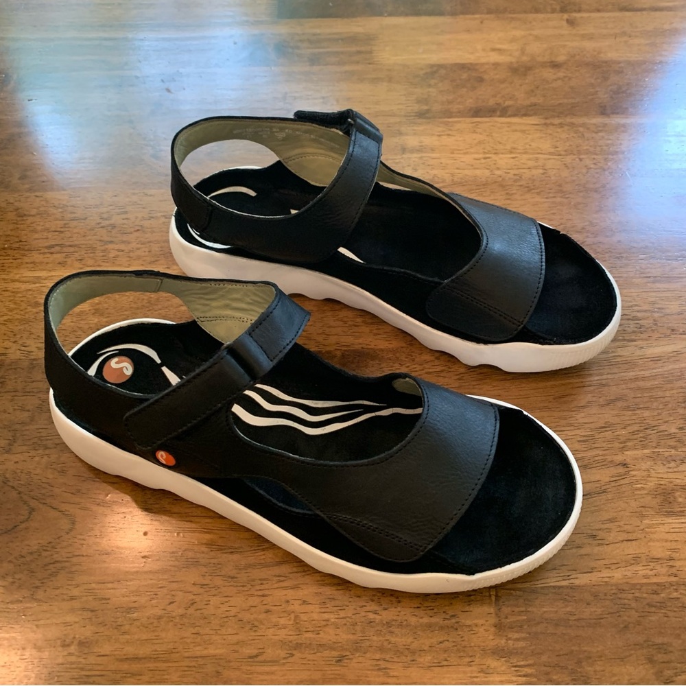 Softinos Weal Black Leather Strap Sandals; Size 9-9.5